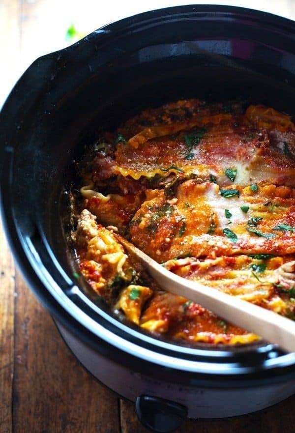 Super Easy Skinny Veggie Crockpot Lasagna - a handful of simple ingredients for a healthy family dinner. | https://build-body.today
