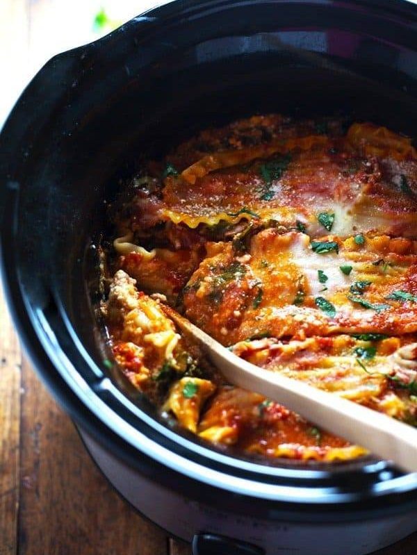 Super Easy Skinny Veggie Crockpot Lasagna - a handful of simple ingredients for a healthy family dinner. | https://build-body.today
